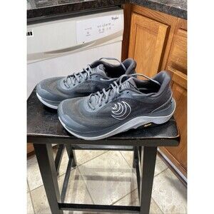 Men's Ultraventure 4 Comfortable Durable 5MM Drop Trail Running Shoes Size 10.5